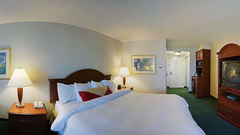 Hilton Garden Inn אינדיפנדנס מראה חיצוני תמונה