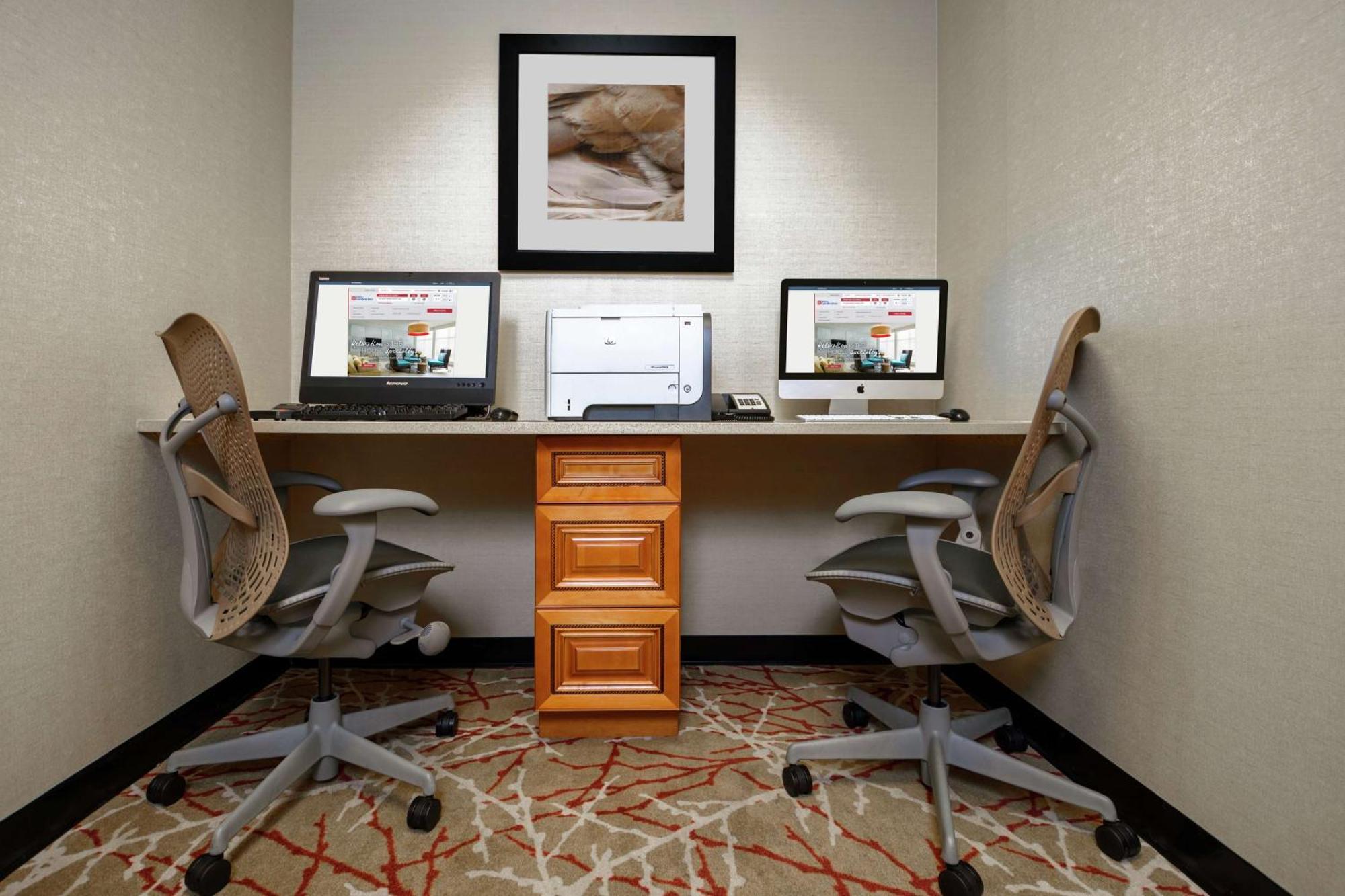 Hilton Garden Inn אינדיפנדנס מראה חיצוני תמונה