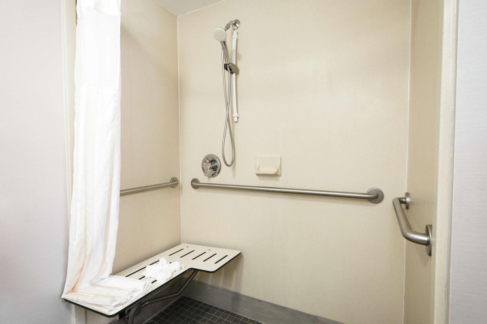 Hilton Garden Inn אינדיפנדנס מראה חיצוני תמונה